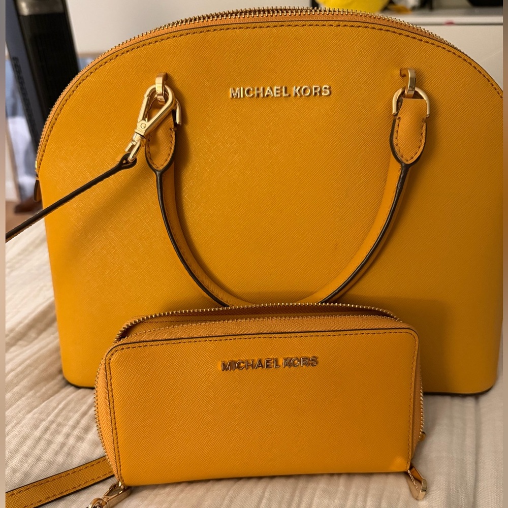 Michael Kors Mustard Yellow Shoulder Bag Set